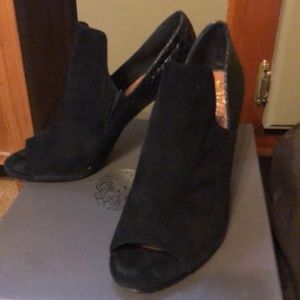 Beautiful suede/snakeskin heels